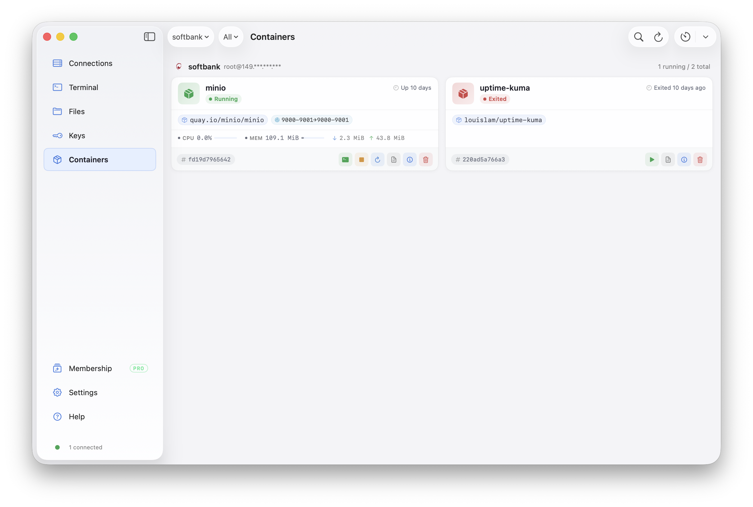 Nexus Shell Docker 容器管理：每个容器以卡片显示状态、资源、端口、镜像